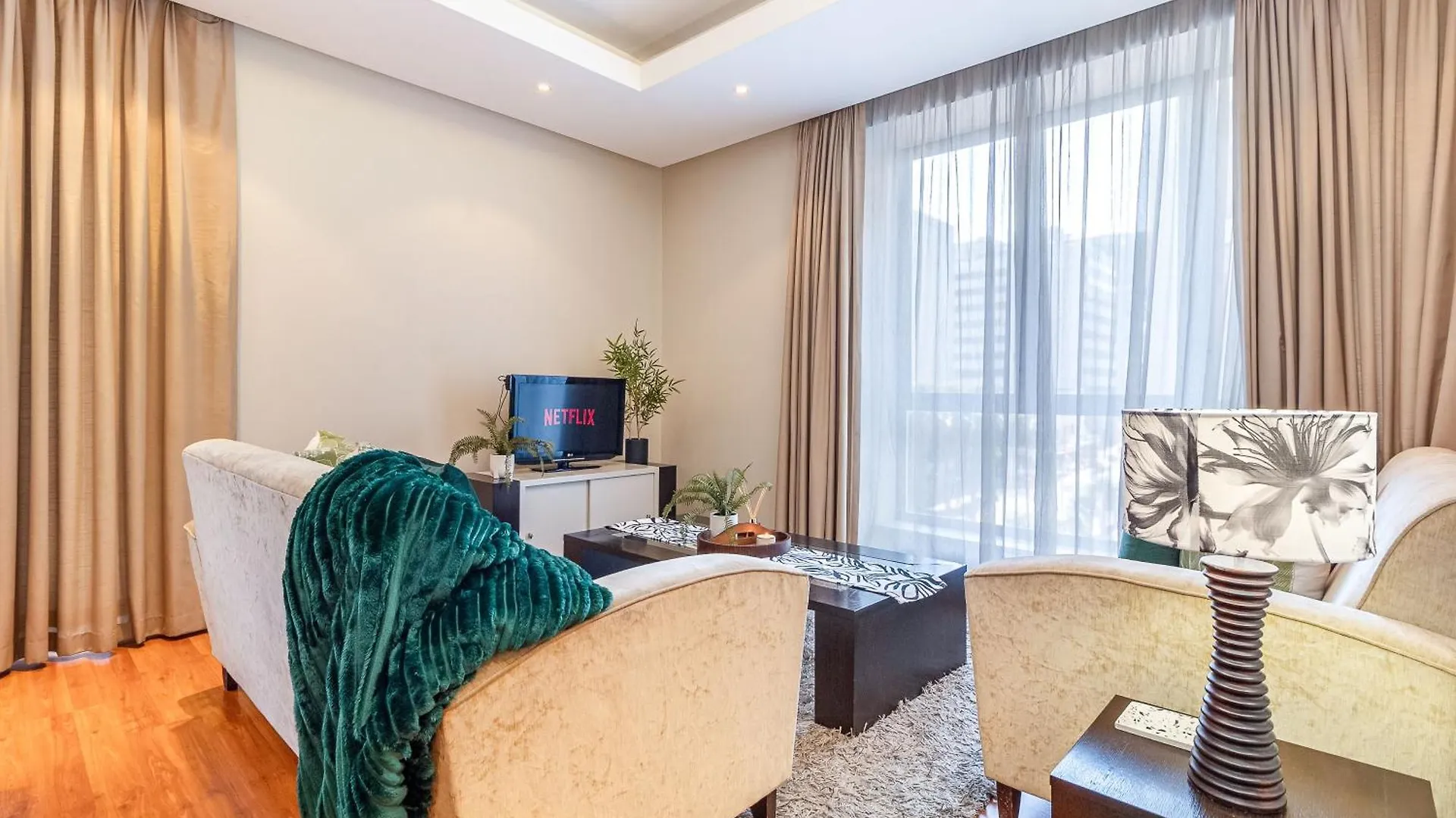 Apartment 2 Bedroom Unit In Cape Town City Centre