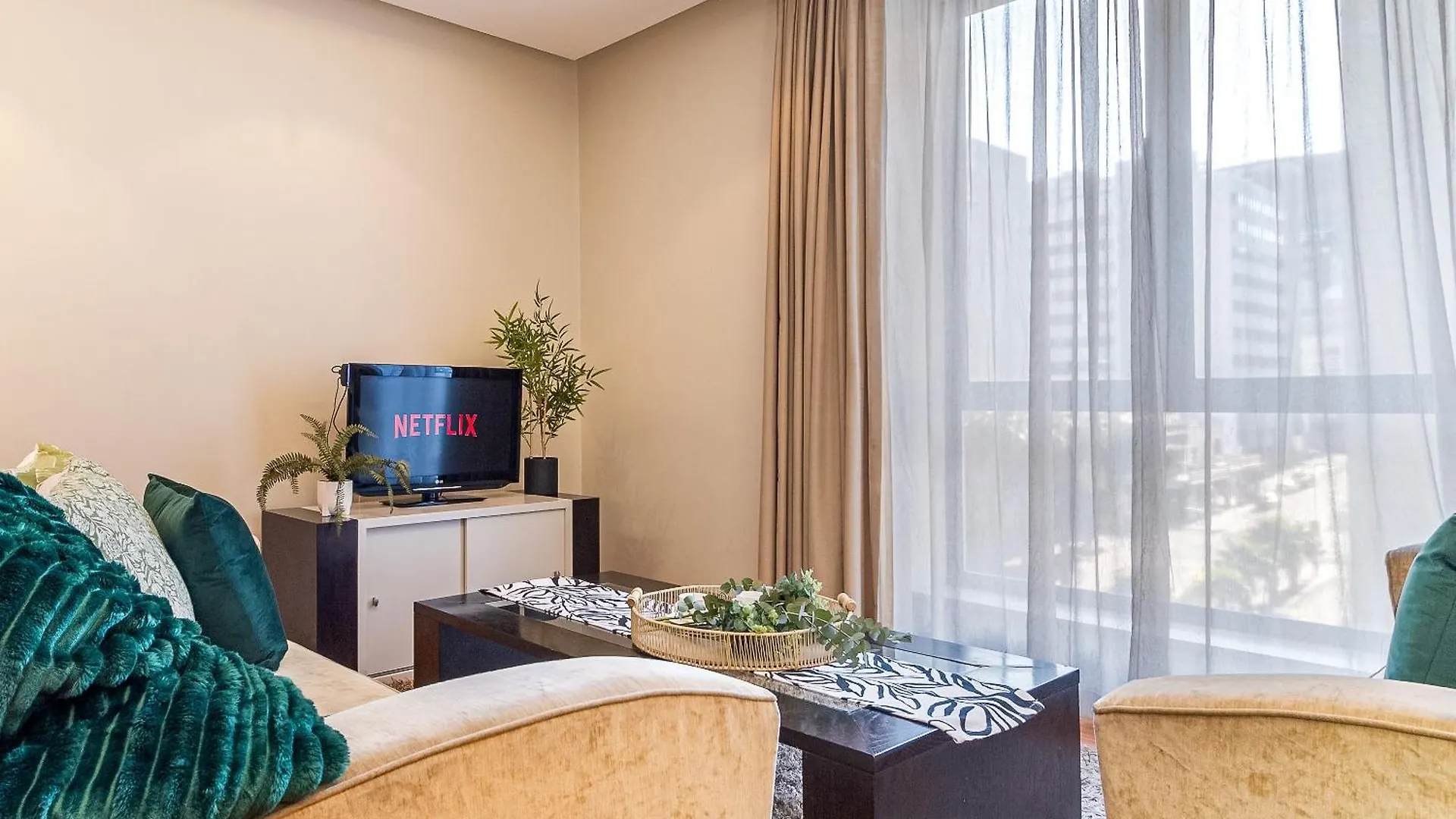 2 Bedroom Unit In Cape Town City Centre 0*,