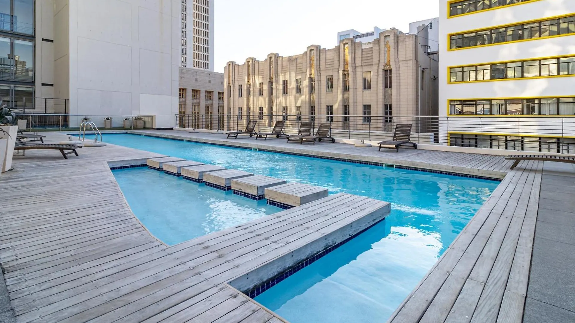 2 Bedroom Unit In Cape Town City Centre