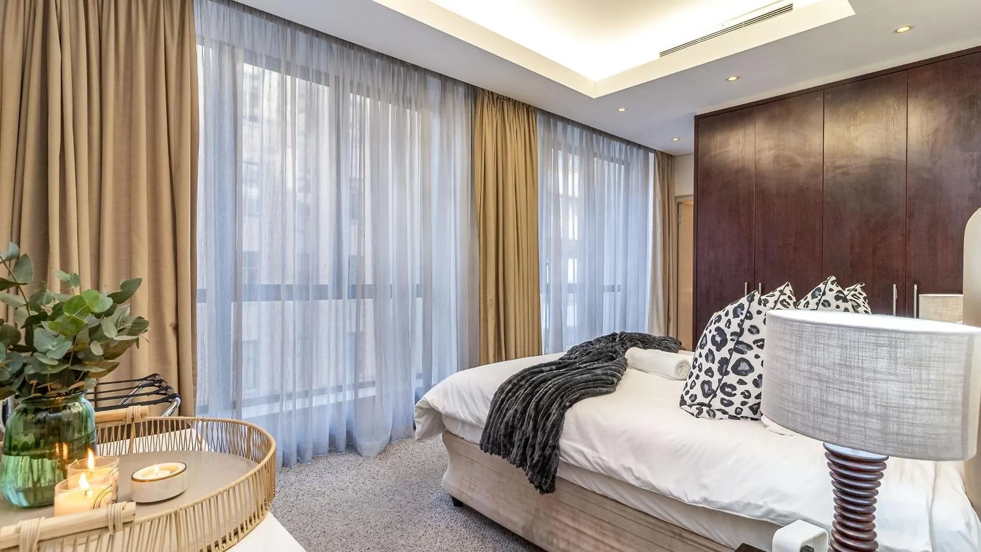 2 Bedroom Unit In Cape Town City Centre Apartment